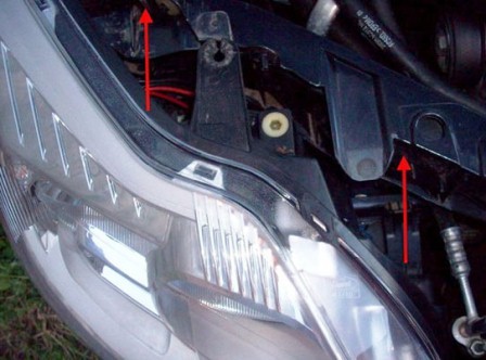 Замена ламп ближнего и дальнего света своими руками на Ford Focus 2 рестайлинг